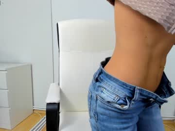 webcam girl ingridblondy94 image #2892581