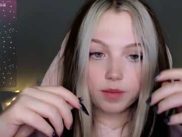 webcam girl small_blondee image #5594749