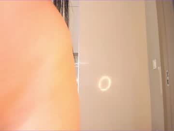 webcam girl naomi_25 image #2690352