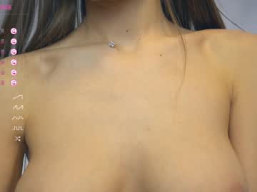 webcam girl press_the_button image #5592717