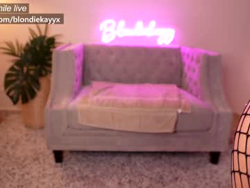webcam girl blondiekayy image #1848996