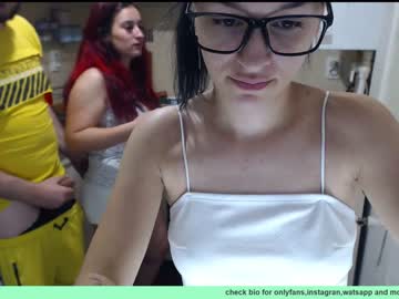 webcam couple maya_and_guests image #1743164