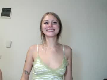 webcam couple ellie_mcqueen image #3190731