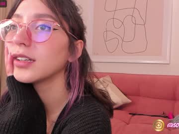 webcam girl maxinegh_ image #2323785