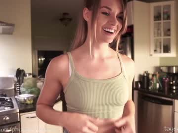 webcam girl phoenix_taylor image #3534804