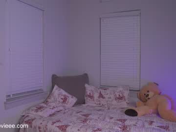 webcam girl maggielovieee image #1116659
