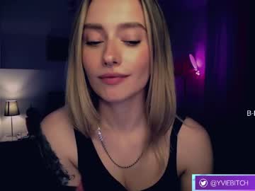 webcam girl _yvie_ image #4825347