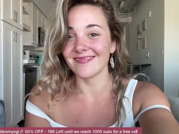 webcam girl bloomyogi image #2787074