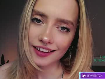 webcam girl _yvie_ image #3947583