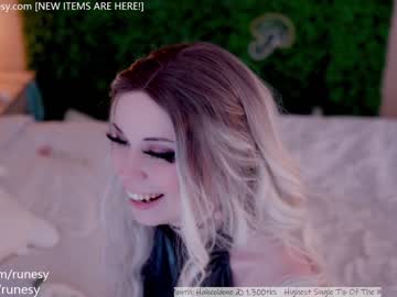 webcam girl runesy image #4622859