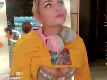 webcam girl queenafina image #4027871