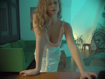webcam girl chillwithkira image #1080342