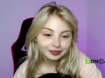 webcam girl shy_blondiee image #3865603