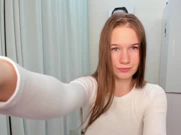 webcam girl yana_squrel_22 image #2979370