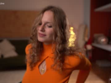 webcam girl chillwithkira image #3390055