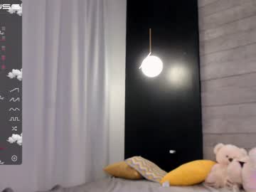 webcam girl small_blondee image #2551162